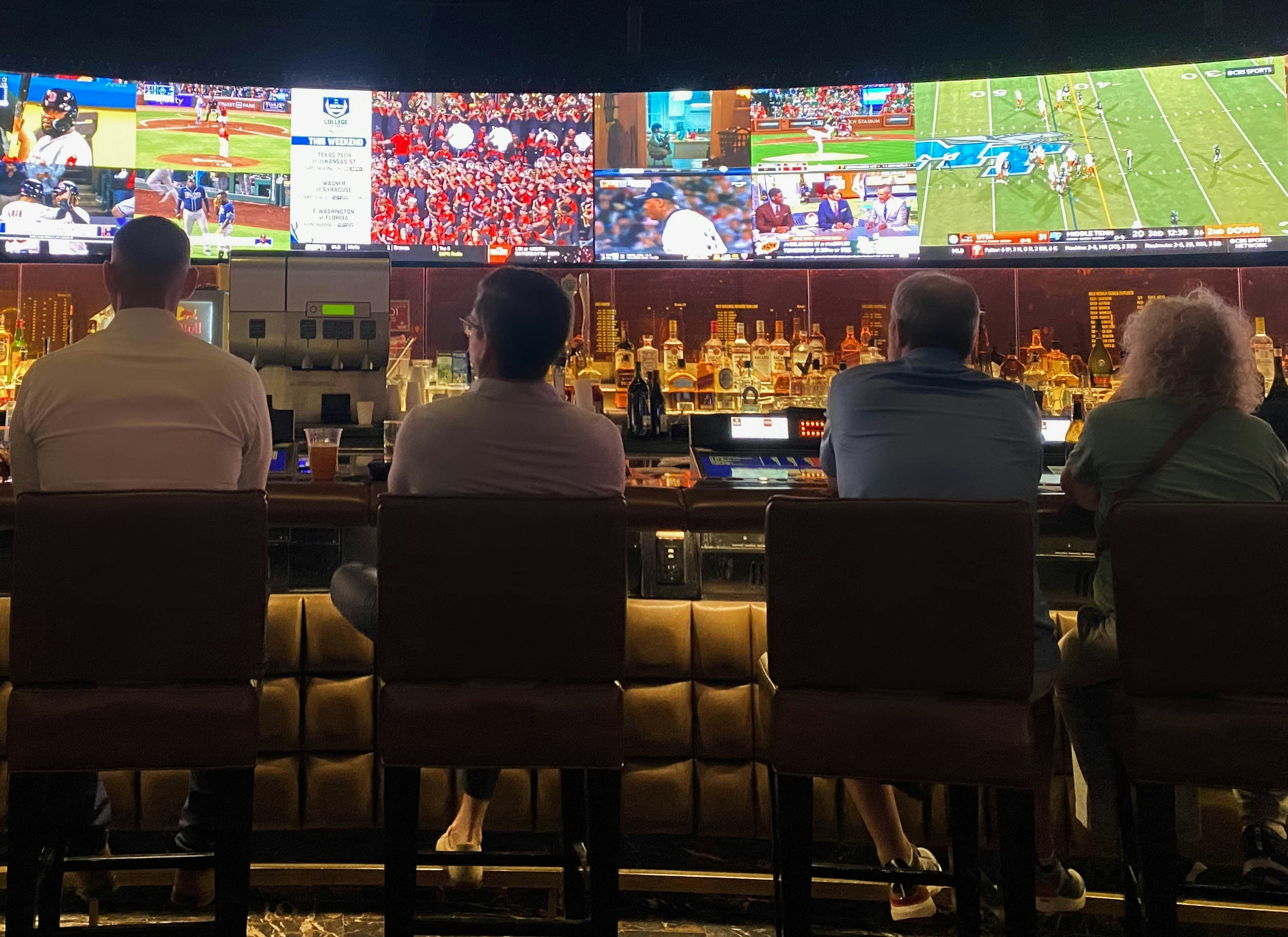 Harold's Sports Bar atmosphere